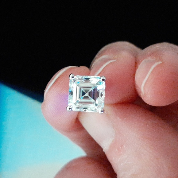 ASSCHER CUT MOISSANITE STUDS NWOT reposhing - Picture 5 of 7